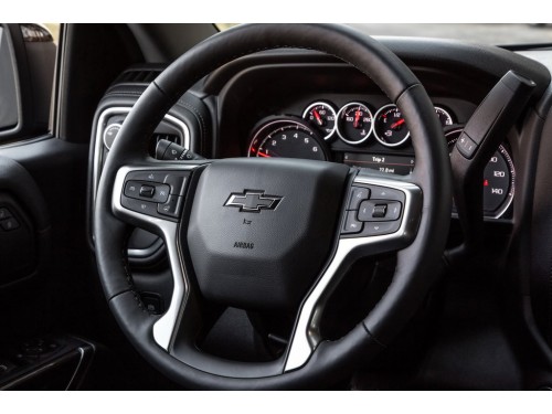 Характеристики автомобиля Chevrolet Silverado 2.7 AT 4x4 Crew Cab Short Bed 1500 Custom Trail Boss (04.2020 - н.в.): фото, вместимость, скорость, двигатель, топливо, масса, отзывы