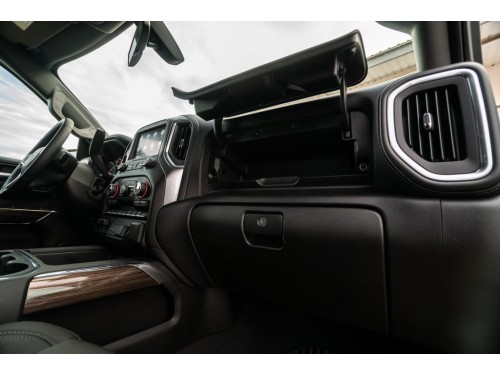 Характеристики автомобиля Chevrolet Silverado 4.3 AT 4x4 Crew Cab Standard Bed 1500 Work Truck (WT) (01.2018 - 04.2021): фото, вместимость, скорость, двигатель, топливо, масса, отзывы