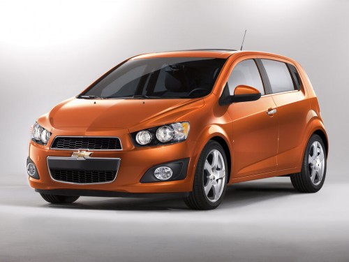 Характеристики автомобиля Chevrolet Sonic 1.4T AT RS (08.2012 - 03.2016): фото, вместимость, скорость, двигатель, топливо, масса, отзывы