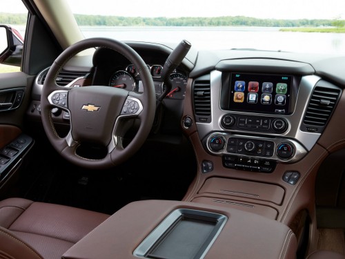 Характеристики автомобиля Chevrolet Suburban 5.3 AT LTZ 4WD (01.2016 - 12.2016): фото, вместимость, скорость, двигатель, топливо, масса, отзывы