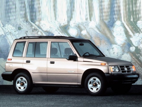 Характеристики автомобиля Chevrolet Tracker 1.6 AT Standard (04.1995 - 11.1998): фото, вместимость, скорость, двигатель, топливо, масса, отзывы