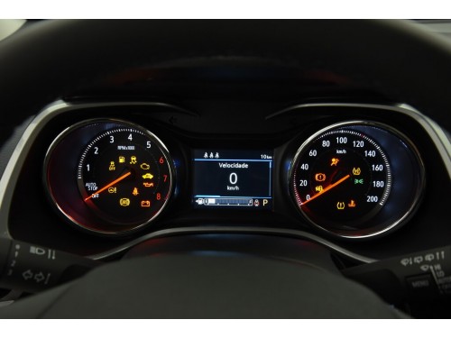 Характеристики автомобиля Chevrolet Tracker 1.2 AT LS (07.2022 - н.в.): фото, вместимость, скорость, двигатель, топливо, масса, отзывы