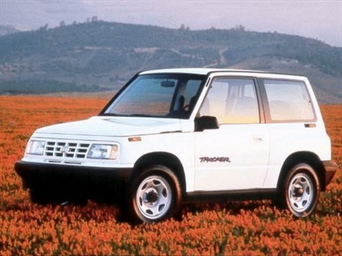 Характеристики автомобиля Chevrolet Tracker 1.6 MT 4WD Standard (10.1988 - 11.1998): фото, вместимость, скорость, двигатель, топливо, масса, отзывы