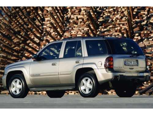 Характеристики автомобиля Chevrolet TrailBlazer 4.2 AT 4x4 LTZ (08.2001 - 07.2006): фото, вместимость, скорость, двигатель, топливо, масса, отзывы