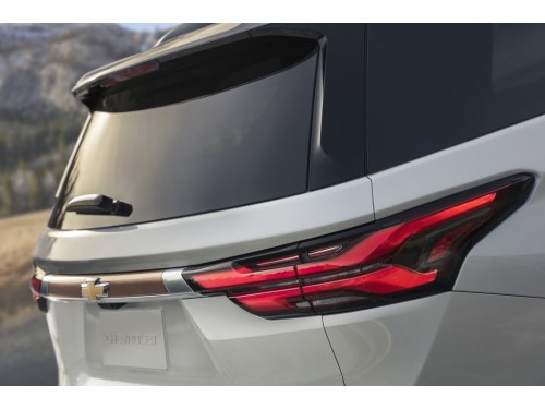 Характеристики автомобиля Chevrolet Traverse 3.6 AT AWD RS (06.2021 - н.в.): фото, вместимость, скорость, двигатель, топливо, масса, отзывы