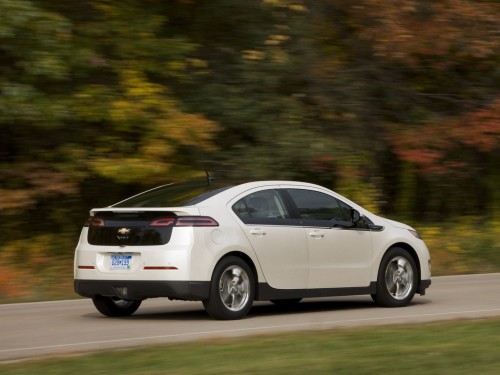 Характеристики автомобиля Chevrolet Volt 1.4 CVT (12.2010 - 12.2011): фото, вместимость, скорость, двигатель, топливо, масса, отзывы