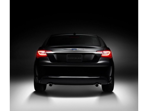 Характеристики автомобиля Chrysler 200 2.4 AT LX (12.2010 - 12.2013): фото, вместимость, скорость, двигатель, топливо, масса, отзывы
