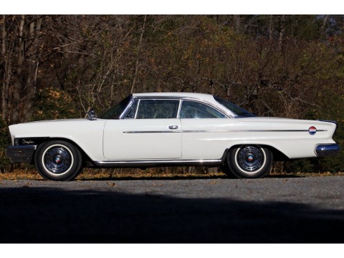 Характеристики автомобиля Chrysler 300 6.3 MT 300 Sport 305 Coupe (09.1961 - 09.1962): фото, вместимость, скорость, двигатель, топливо, масса, отзывы