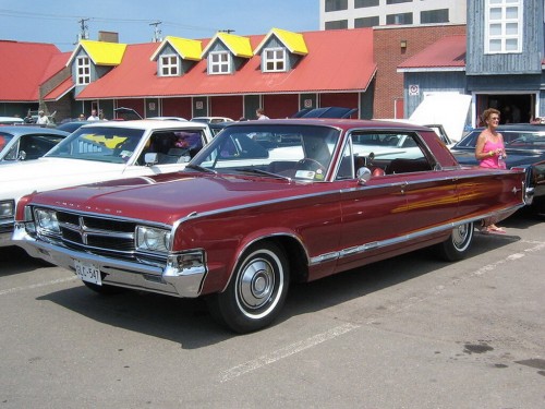 Характеристики автомобиля Chrysler 300 6.3 AT 300 Sport 315 Sedan (09.1964 - 09.1965): фото, вместимость, скорость, двигатель, топливо, масса, отзывы