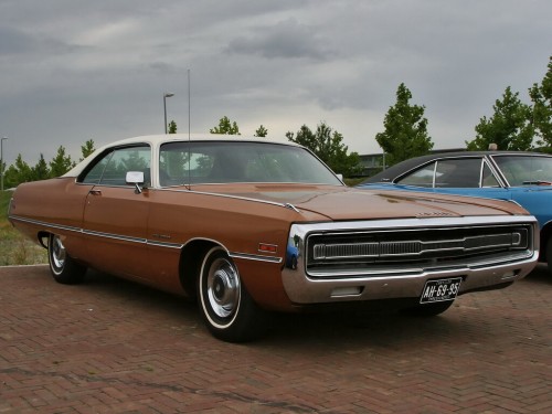 Характеристики автомобиля Chrysler 300 7.2 AT 300 TNT Coupe 440 (04.1971 - 09.1971): фото, вместимость, скорость, двигатель, топливо, масса, отзывы