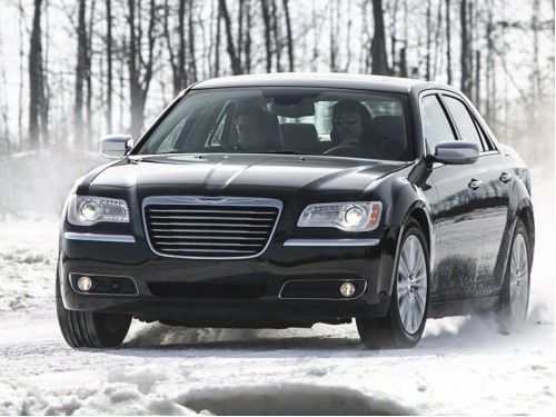 Характеристики автомобиля Chrysler 300C 3.6 AT 300 Limited (01.2011 - 06.2012): фото, вместимость, скорость, двигатель, топливо, масса, отзывы