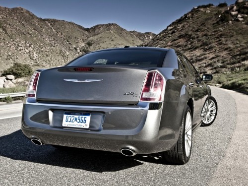 Характеристики автомобиля Chrysler 300C 3.6 AT 300 Limited (02.2012 - 06.2012): фото, вместимость, скорость, двигатель, топливо, масса, отзывы