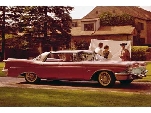 Характеристики автомобиля Chrysler Imperial 6.8 AT Imperial LeBaron Southampton Hardtop (09.1959 - 09.1960): фото, вместимость, скорость, двигатель, топливо, масса, отзывы
