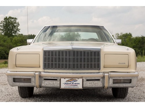 Характеристики автомобиля Chrysler New Yorker 5.2 AT Base 318-2V (11.1978 - 10.1979): фото, вместимость, скорость, двигатель, топливо, масса, отзывы