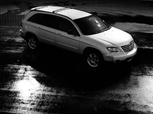 Характеристики автомобиля Chrysler Pacifica 4.0 AT Limited (01.2003 - 12.2006): фото, вместимость, скорость, двигатель, топливо, масса, отзывы