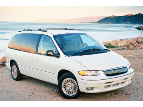 Характеристики автомобиля Chrysler Town and Country 3.8 AT LXi (01.1998 - 01.2000): фото, вместимость, скорость, двигатель, топливо, масса, отзывы