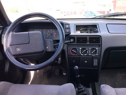 Характеристики автомобиля Citroen BX 1.9 MT (04.1989 - 12.1993): фото, вместимость, скорость, двигатель, топливо, масса, отзывы