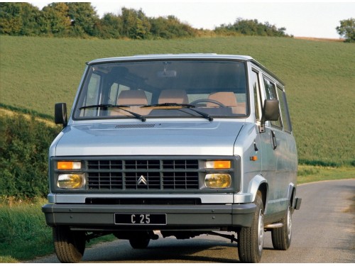 Характеристики автомобиля Citroen C25 2.0 MT Combi (02.1982 - 01.1994): фото, вместимость, скорость, двигатель, топливо, масса, отзывы