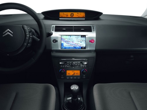 Характеристики автомобиля Citroen C4 1.4 MT Advance (09.2004 - 09.2008): фото, вместимость, скорость, двигатель, топливо, масса, отзывы