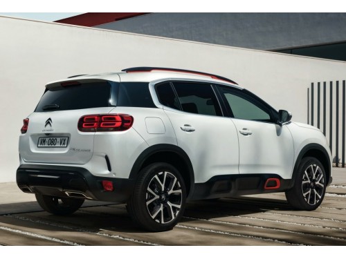 Характеристики автомобиля Citroen C5 Aircross 1.6 THP AT Live (06.2019 - 03.2022): фото, вместимость, скорость, двигатель, топливо, масса, отзывы