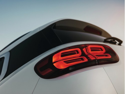 Характеристики автомобиля Citroen C5 Aircross 2.0 HDi AT C-Series (03.2021 - 03.2022): фото, вместимость, скорость, двигатель, топливо, масса, отзывы