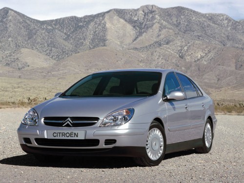 Характеристики автомобиля Citroen C5 1.8 AT SX (08.2001 - 07.2004): фото, вместимость, скорость, двигатель, топливо, масса, отзывы