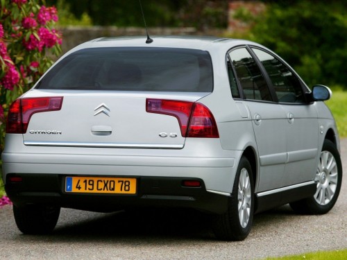 Характеристики автомобиля Citroen C5 3.0 AT (10.2004 - 09.2007): фото, вместимость, скорость, двигатель, топливо, масса, отзывы