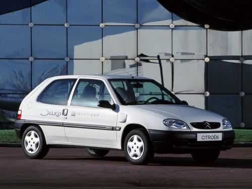 Характеристики автомобиля Citroen Saxo 1.4 AT SX (09.1999 - 08.2004): фото, вместимость, скорость, двигатель, топливо, масса, отзывы