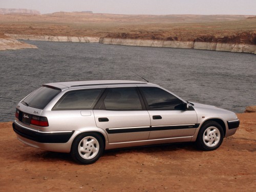 Характеристики автомобиля Citroen Xantia 2.1 TD MT VSX (09.1995 - 09.1996): фото, вместимость, скорость, двигатель, топливо, масса, отзывы