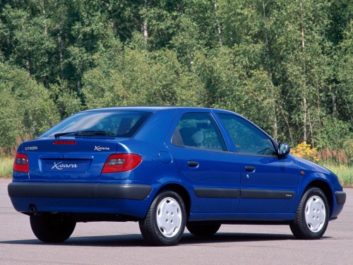 Характеристики автомобиля Citroen Xsara 1.8i MT (09.1997 - 09.2000): фото, вместимость, скорость, двигатель, топливо, масса, отзывы