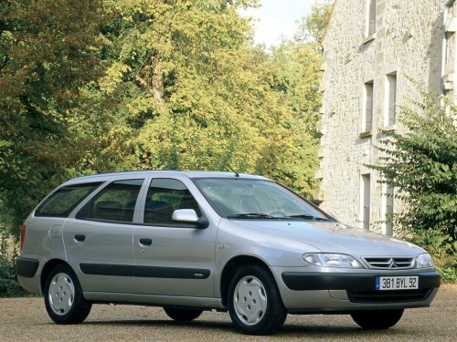 Характеристики автомобиля Citroen Xsara 1.9D MT (09.1998 - 09.2000): фото, вместимость, скорость, двигатель, топливо, масса, отзывы