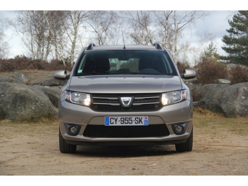 Характеристики автомобиля Dacia Logan MCV 1.2 MT Laureate (07.2013 - 11.2016): фото, вместимость, скорость, двигатель, топливо, масса, отзывы