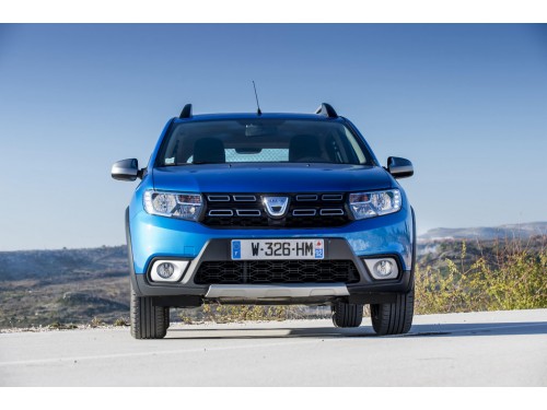 Характеристики автомобиля Dacia Sandero Stepway 0.9 TCe Start &amp; Stop MT Prestige (01.2017 - н.в.): фото, вместимость, скорость, двигатель, топливо, масса, отзывы