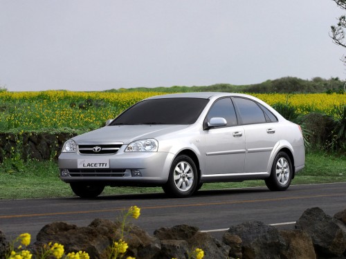 Характеристики автомобиля Daewoo Lacetti 2.0 MT (03.2004 - 10.2009): фото, вместимость, скорость, двигатель, топливо, масса, отзывы