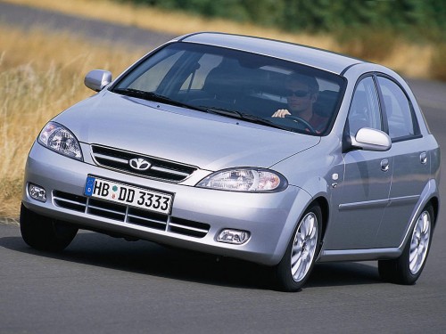 Характеристики автомобиля Daewoo Lacetti 1.5 AT (03.2004 - 10.2009): фото, вместимость, скорость, двигатель, топливо, масса, отзывы