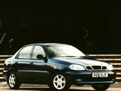 Характеристики автомобиля Daewoo Lanos 1.3 MT SE (01.1997 - 03.2000): фото, вместимость, скорость, двигатель, топливо, масса, отзывы