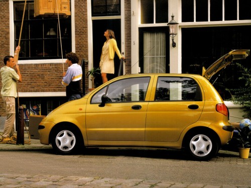 Характеристики автомобиля Daewoo Matiz 0.8 MT Premium (04.1998 - 07.2000): фото, вместимость, скорость, двигатель, топливо, масса, отзывы