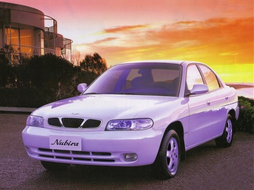 Характеристики автомобиля Daewoo Nubira 1.6 MT SE (02.1997 - 03.1999): фото, вместимость, скорость, двигатель, топливо, масса, отзывы