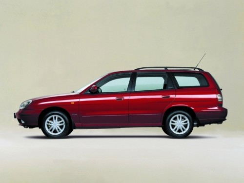 Характеристики автомобиля Daewoo Nubira 1.6 AT SE (04.1999 - 03.2002): фото, вместимость, скорость, двигатель, топливо, масса, отзывы