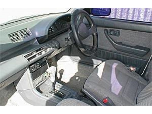 Характеристики автомобиля Daihatsu Applause 1.6 Limited (07.1992 - 03.1994): фото, вместимость, скорость, двигатель, топливо, масса, отзывы