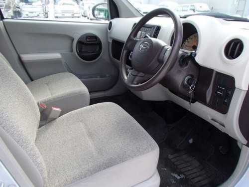 Характеристики автомобиля Daihatsu Boon 1.0 CL 4WD (02.2010 - 05.2012): фото, вместимость, скорость, двигатель, топливо, масса, отзывы