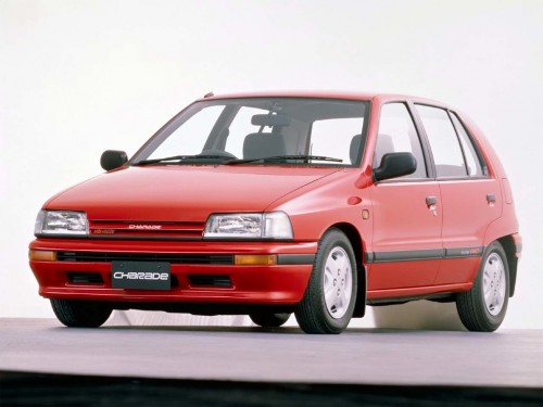 Характеристики автомобиля Daihatsu Charade 1.0 CS (01.1987 - 01.1988): фото, вместимость, скорость, двигатель, топливо, масса, отзывы