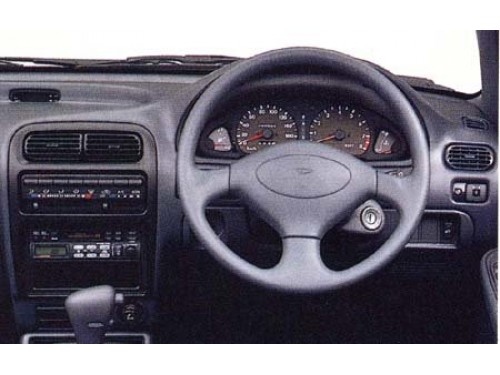 Характеристики автомобиля Daihatsu Charade 1.3 Pose (08.1993 - 10.1995): фото, вместимость, скорость, двигатель, топливо, масса, отзывы