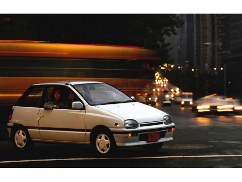 Характеристики автомобиля Daihatsu Leeza 660 Oxy R (01.1991 - 12.1991): фото, вместимость, скорость, двигатель, топливо, масса, отзывы