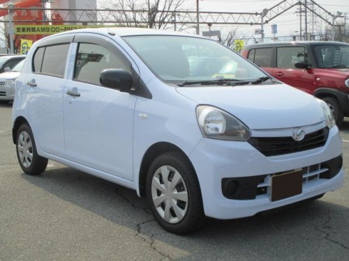 Характеристики автомобиля Daihatsu Mira e:S 660 G SA (08.2013 - 06.2014): фото, вместимость, скорость, двигатель, топливо, масса, отзывы