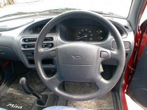 Характеристики автомобиля Daihatsu Mira Moderno 660 Moderno TL (05.1997 - 09.1998): фото, вместимость, скорость, двигатель, топливо, масса, отзывы