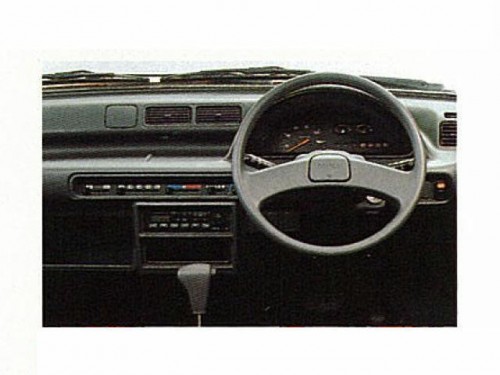 Характеристики автомобиля Daihatsu Mira 660 J turbo (09.1990 - 07.1991): фото, вместимость, скорость, двигатель, топливо, масса, отзывы