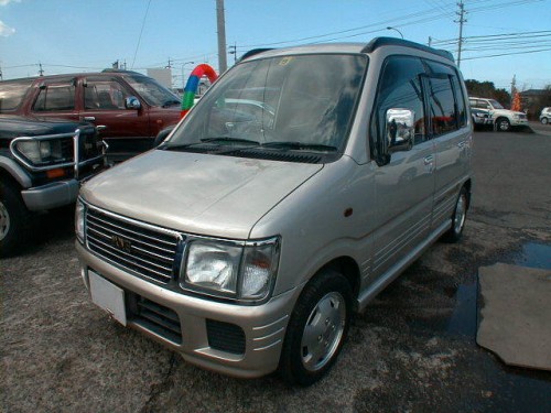 Характеристики автомобиля Daihatsu Move 660 Aero down custom (05.1997 - 09.1998): фото, вместимость, скорость, двигатель, топливо, масса, отзывы