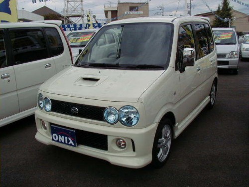 Характеристики автомобиля Daihatsu Move 660 CL limited (10.2000 - 09.2001): фото, вместимость, скорость, двигатель, топливо, масса, отзывы