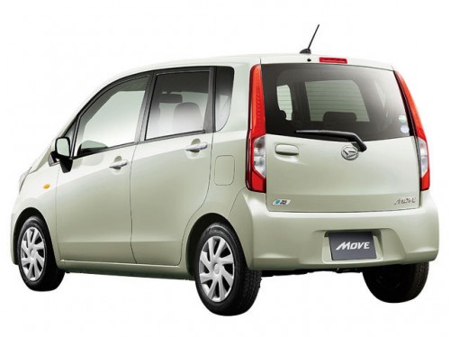 Характеристики автомобиля Daihatsu Move 660 Custom X Limited 4WD (12.2012 - 11.2014): фото, вместимость, скорость, двигатель, топливо, масса, отзывы
